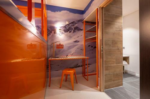 Hotel Base Camp Lodge