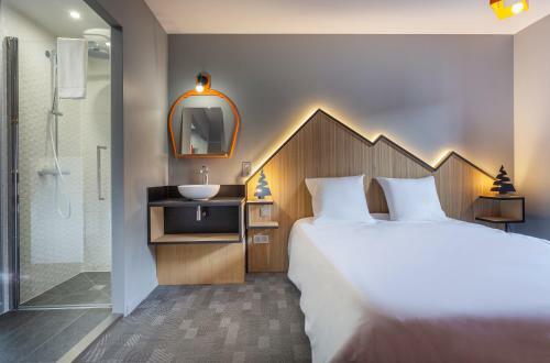 Hotel Base Camp Lodge
