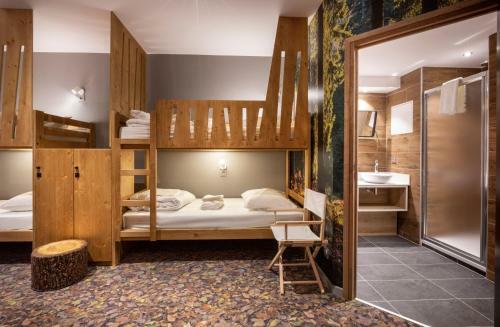 Hotel Base Camp Lodge