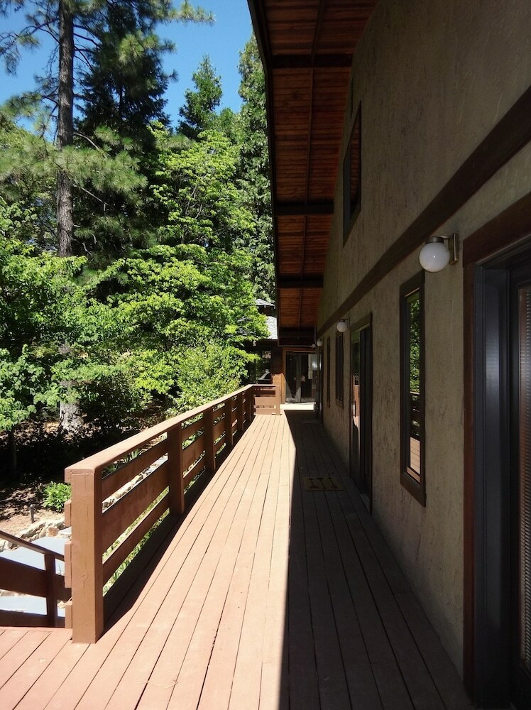 Ponderosa Ridge A Bed & Breakfast