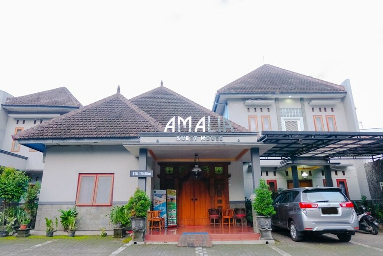 Hotel Oyo 778 Guest House Amalia Malang