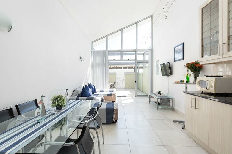 Dejablu Beach Apartment By Ctha