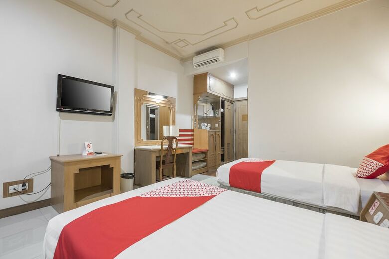 Oyo 821 Hotel Dinasti