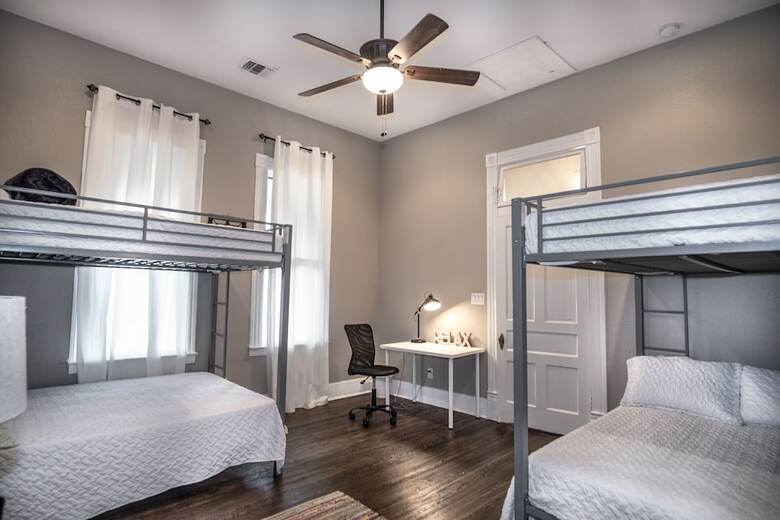 Wyoming St Restored Historic 2br/1ba Downtown