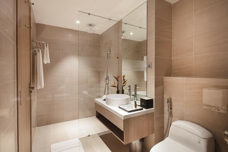 Dqua Hotel And Apartment