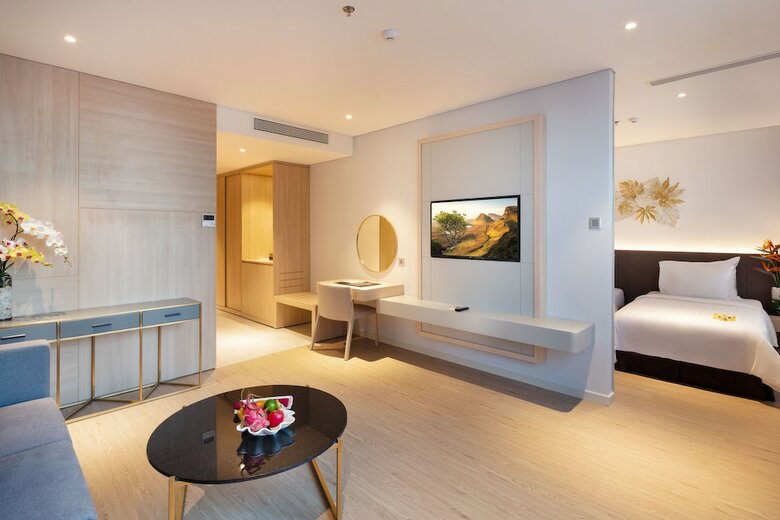 Dqua Hotel And Apartment