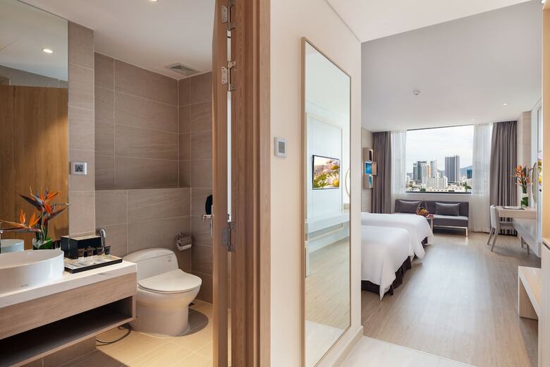 Dqua Hotel And Apartment