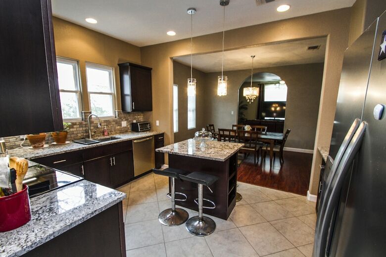 Florida St Nice Remodeled 3br/2ba Near Downtown