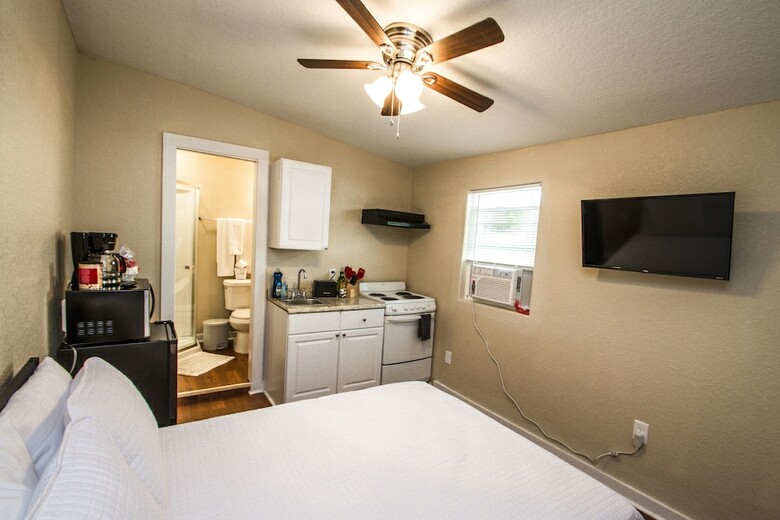 Apartamentos Remodeled Studio Near Downtown