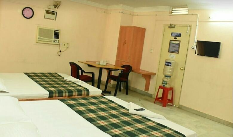 Hotel Kirthikaa Palace