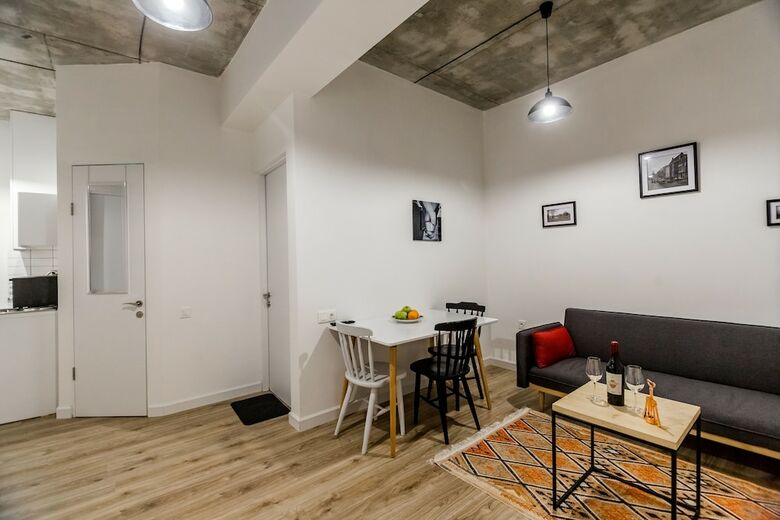 Ninoshvili Apartments By Picnic