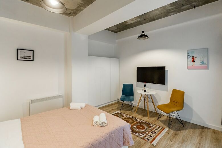 Ninoshvili Apartments By Picnic