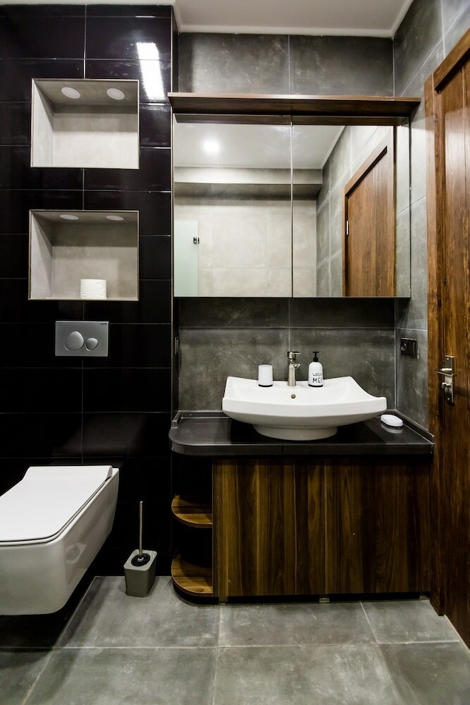 Ninoshvili Apartments By Picnic
