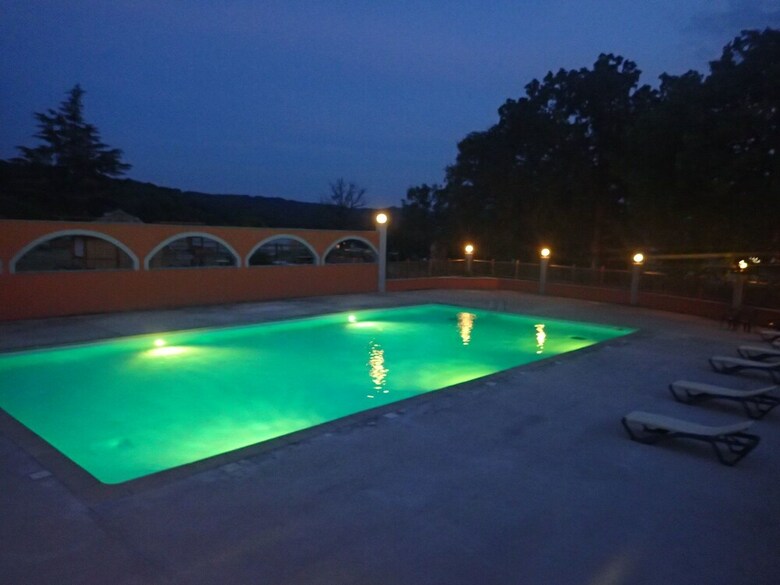 Camping Domaine de Senaud - Les Chalets