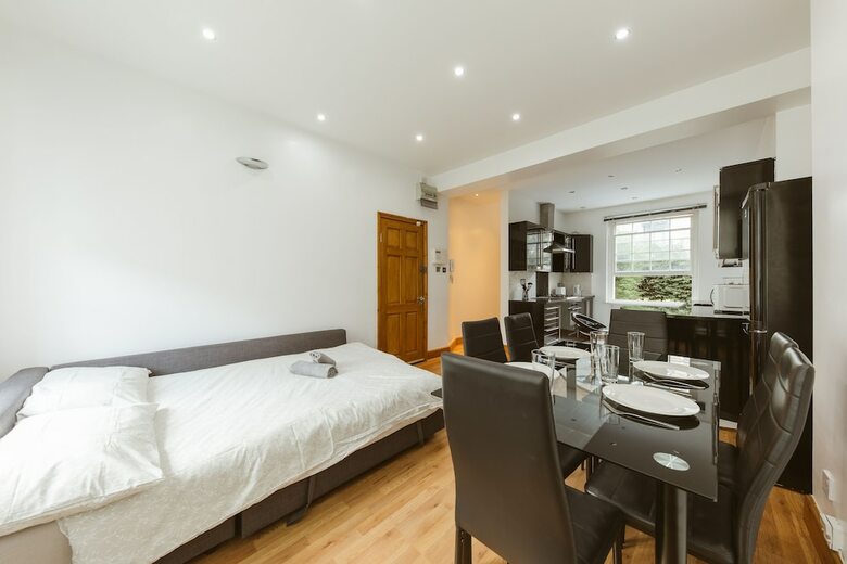 Regent Canal Apartments