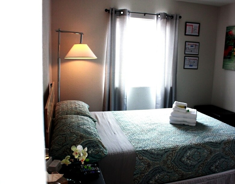 Hotel Advantage Court