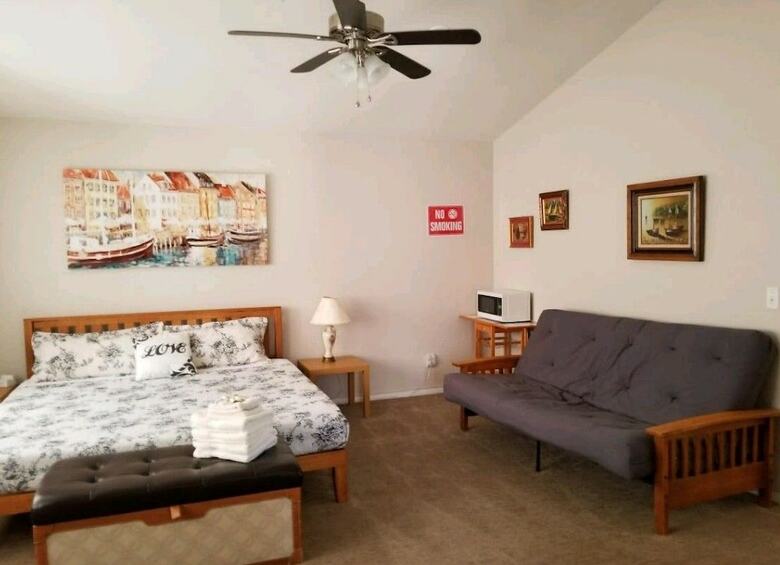 Hotel Advantage Court