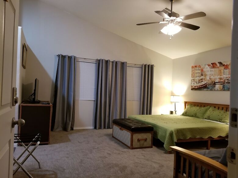 Hotel Advantage Court