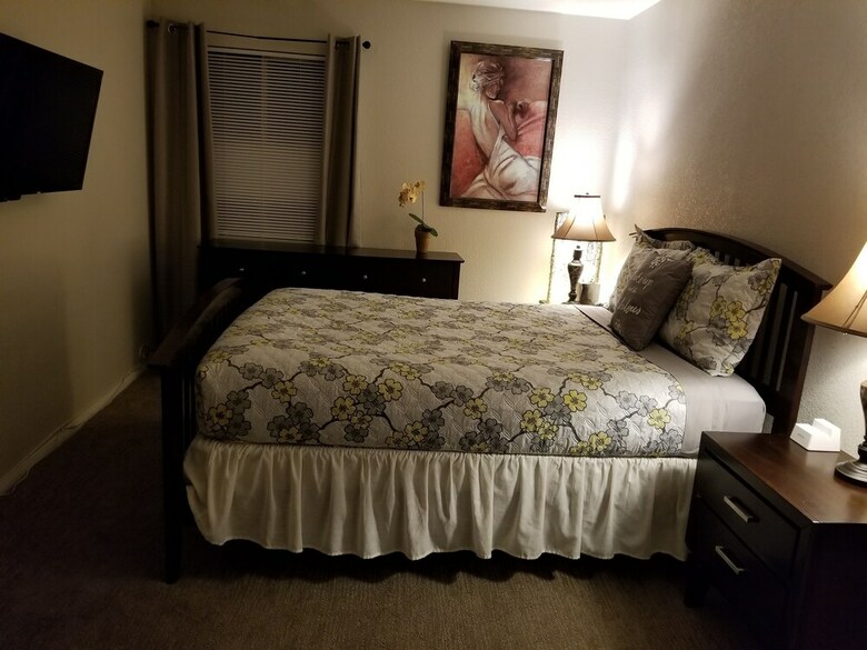 Hotel Advantage Court