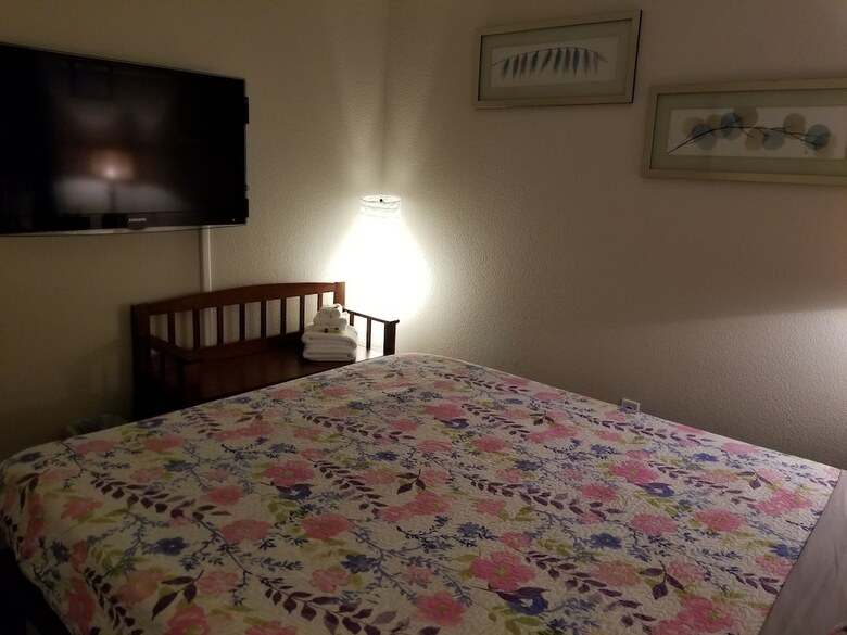 Hotel Advantage Court
