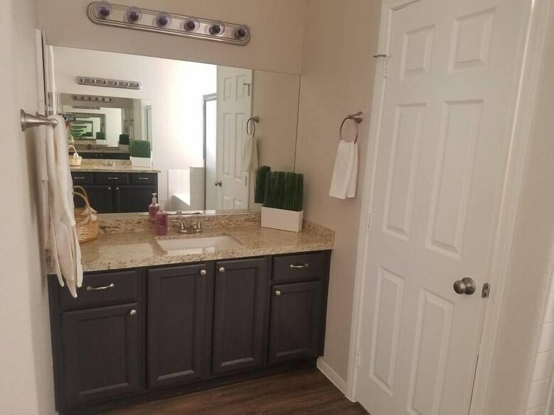 Hotel Advantage Court