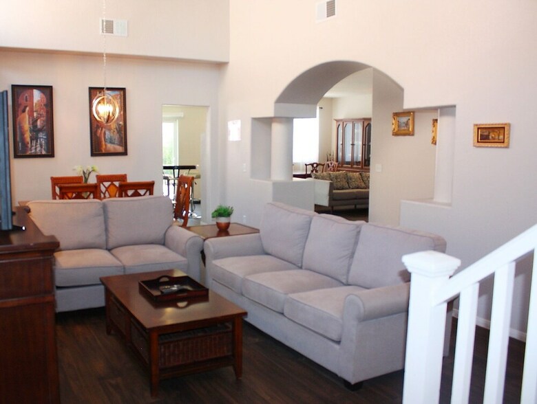Hotel Advantage Court
