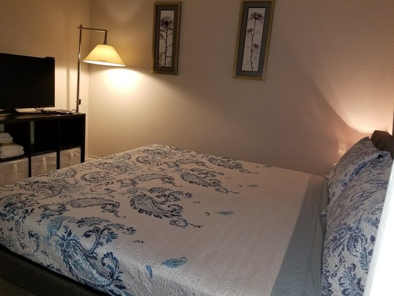 Hotel Advantage Court