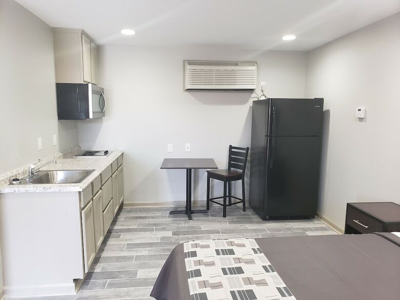 Motel Budget Inn & Suites