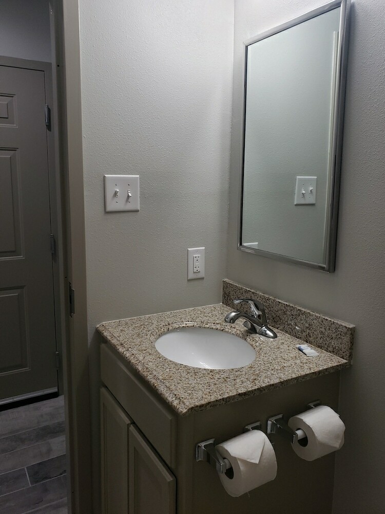 Motel Budget Inn & Suites