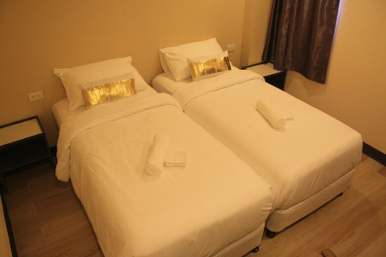 Hotel Babylon Oslob Coast Guesthouse