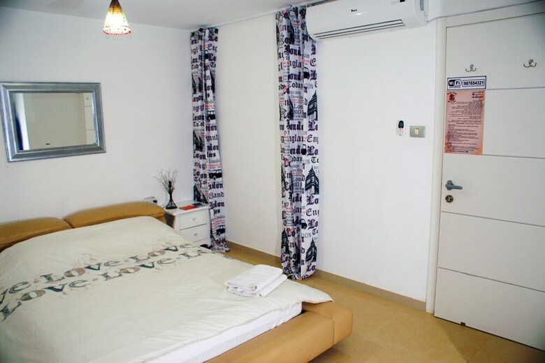 Hotel Seven Mirrors