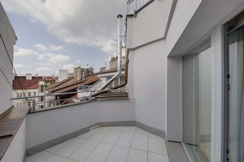 Gold Art Apartments