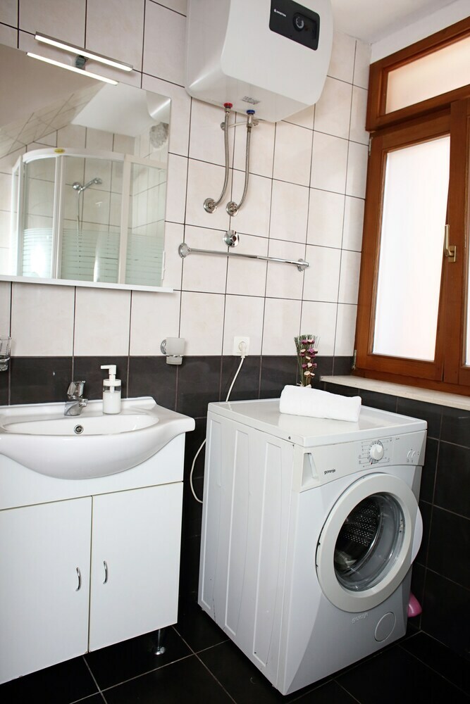Apartments Zecic