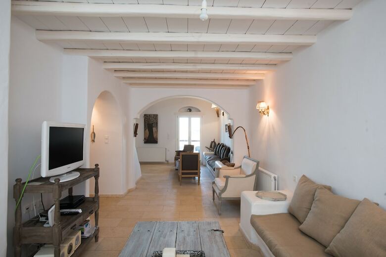 Beautiful Villa At Panormos