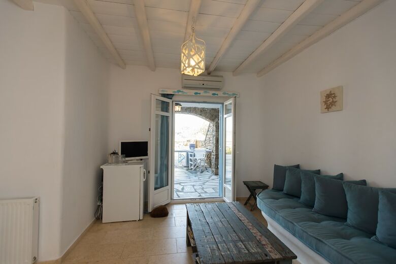 Beautiful Villa At Panormos