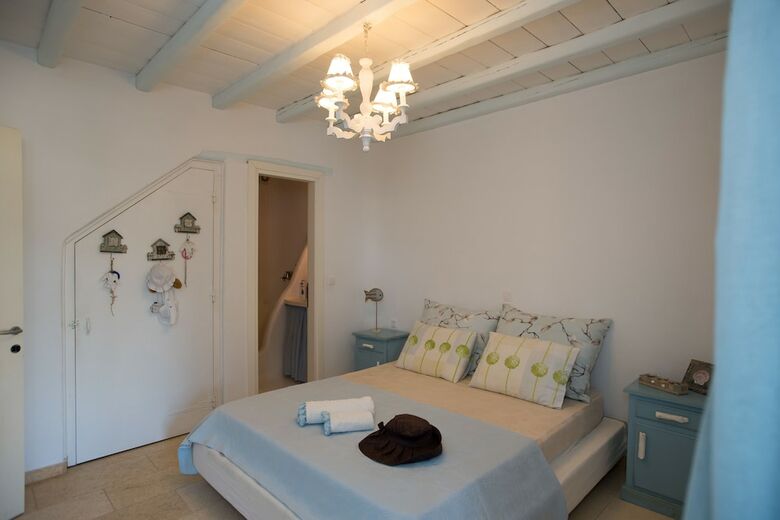 Beautiful Villa At Panormos