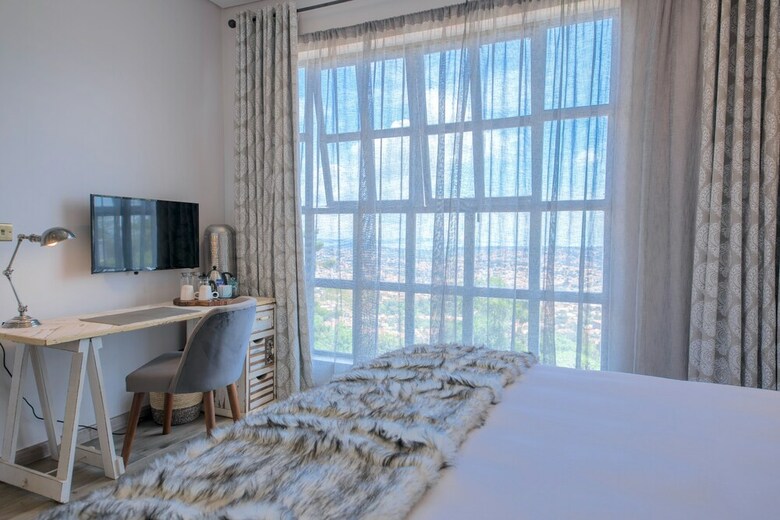 Hotel Latitude 0 Degrees
