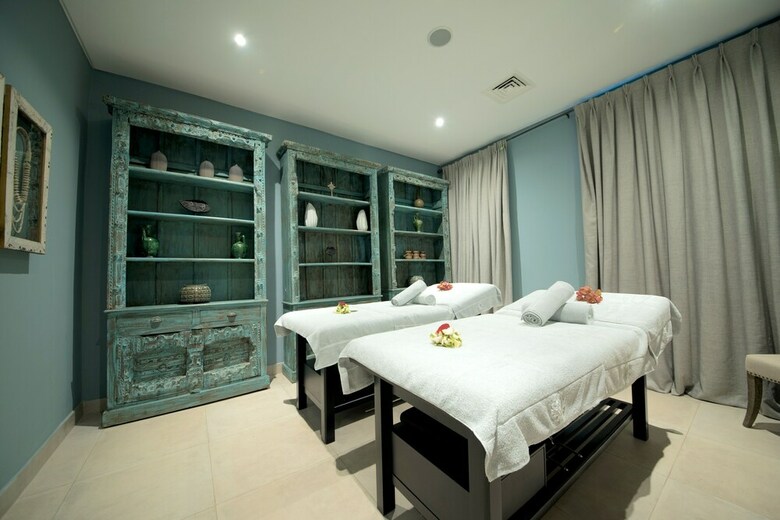 Hotel Latitude 0 Degrees