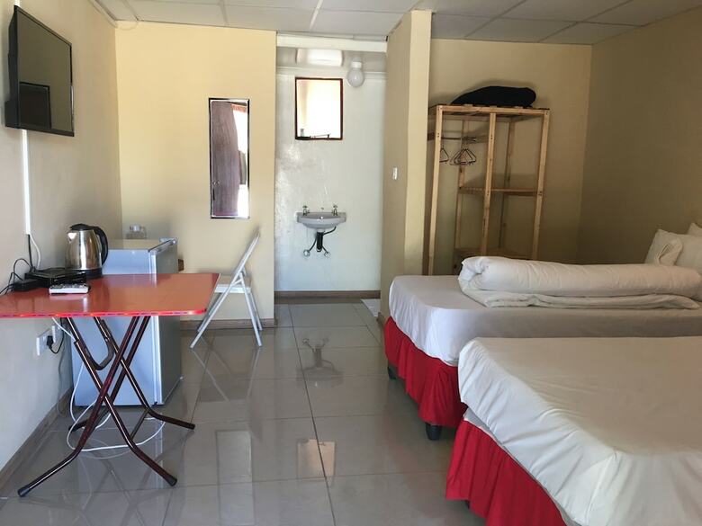 Hotel Athoma Guest House