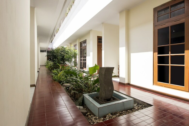 Oyo 759 Hotel Dewi Sri