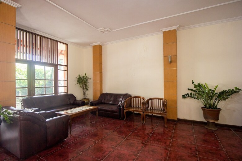 Oyo 759 Hotel Dewi Sri