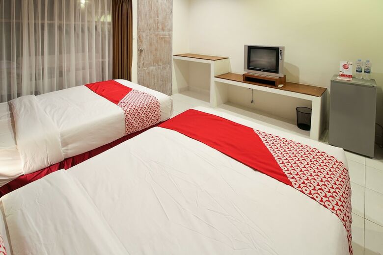 Hotel Oyo 817 Mesari Beach Inn