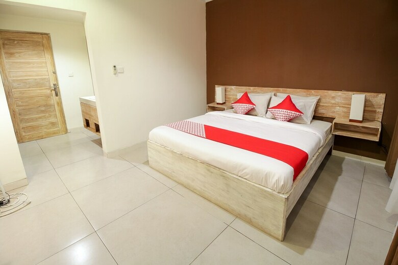 Hotel Oyo 817 Mesari Beach Inn