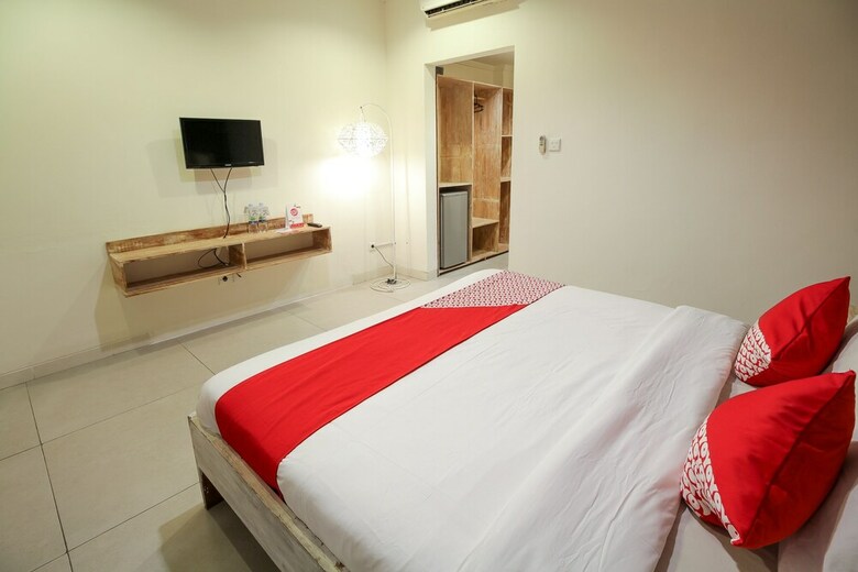 Hotel Oyo 817 Mesari Beach Inn