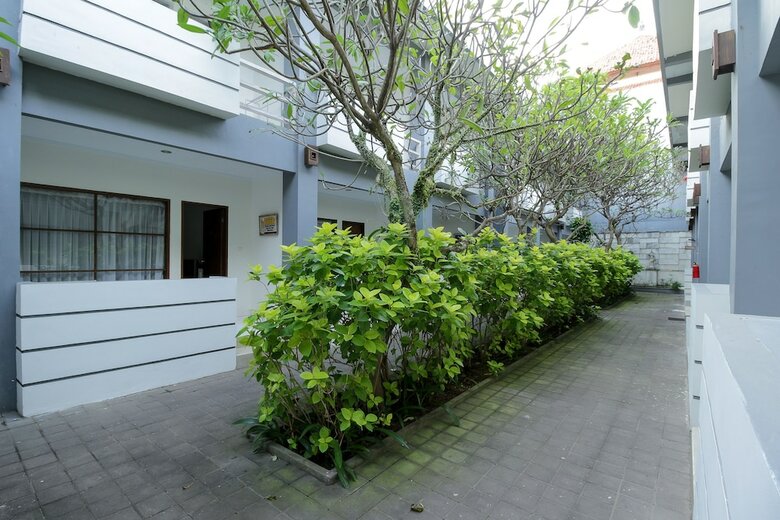 Hotel Oyo 817 Mesari Beach Inn