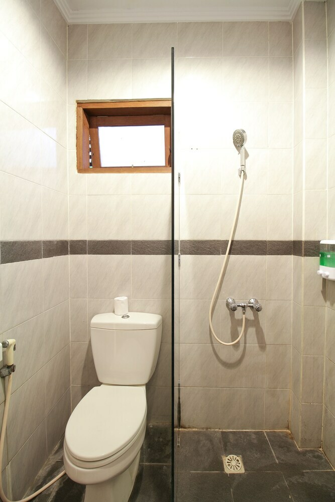 Hotel Oyo 817 Mesari Beach Inn