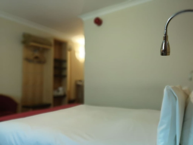 Tudor Lodge Hotel