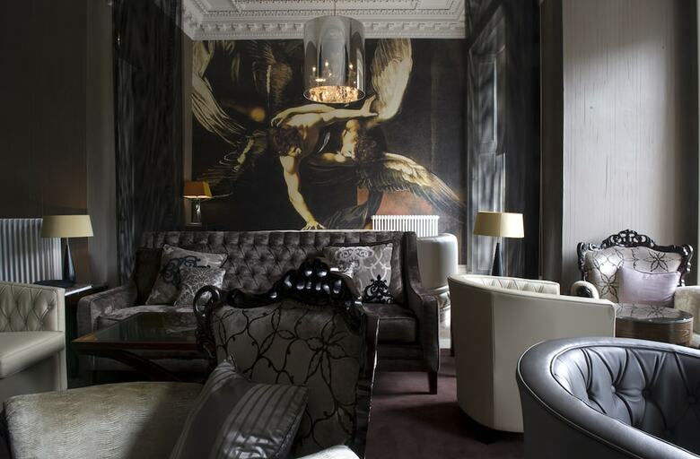 Hotel 21212