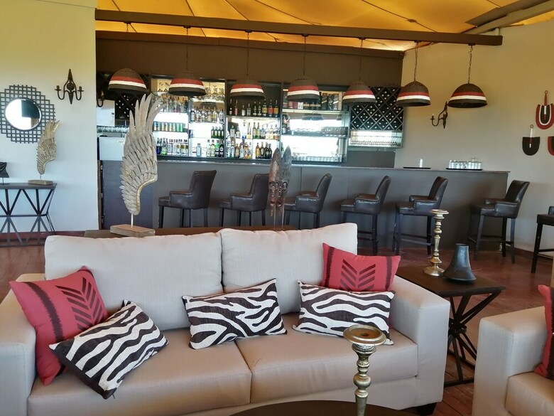 Emayian Luxury Camp