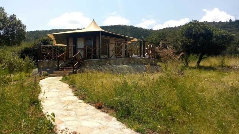 Emayian Luxury Camp